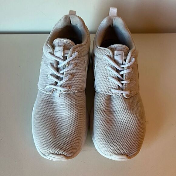 Nike White Sneakers Youth Size 6Y Running Shoes - Picture 2 of 8